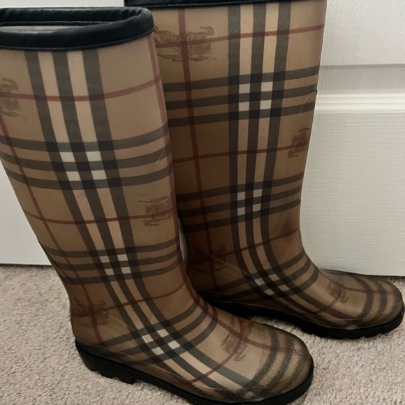 Burberry Rain Boots - Picture 1 of 1